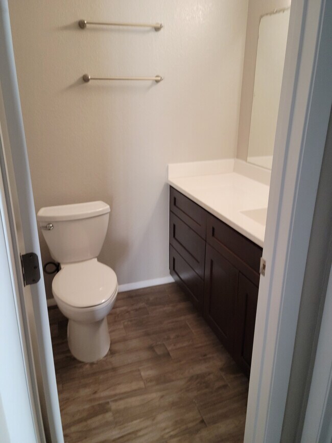 Building Photo - 5135 E Evergreen St