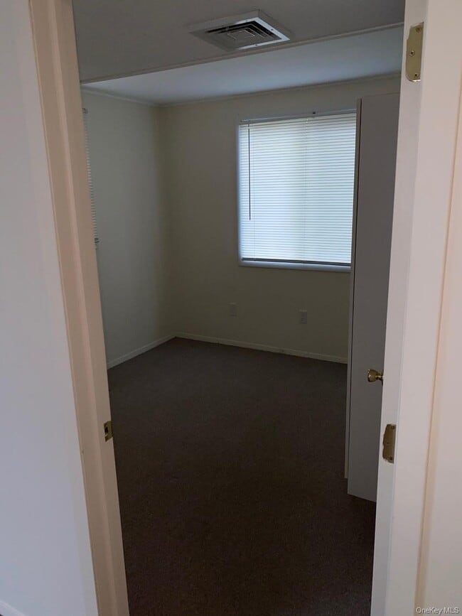 Primary Photo - 109 Franklin Ave