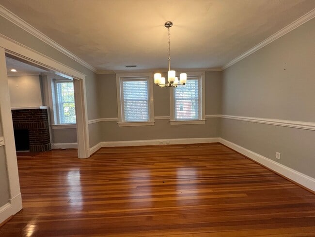 Building Photo - WEST GHENT