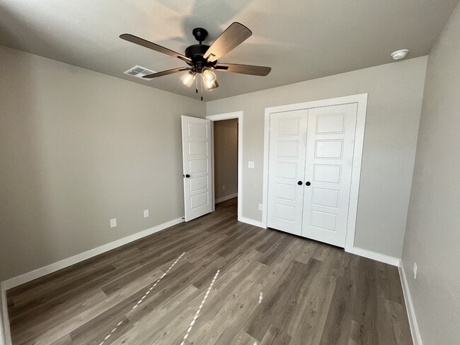 Building Photo - 3611 Urbana Pl