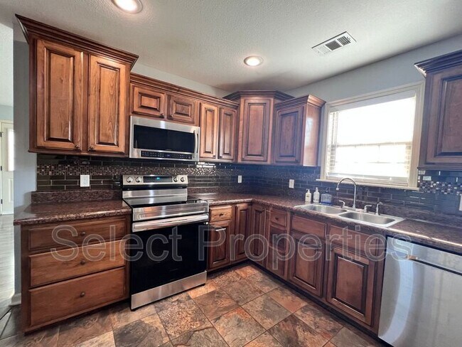 Building Photo - 201 County Rd 4063