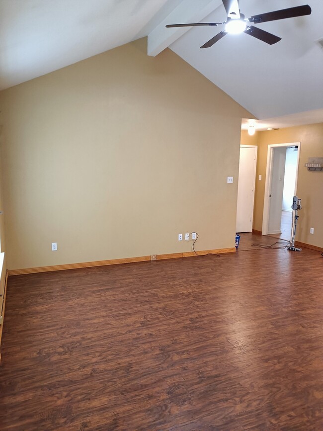 Building Photo - 125 Thomas St