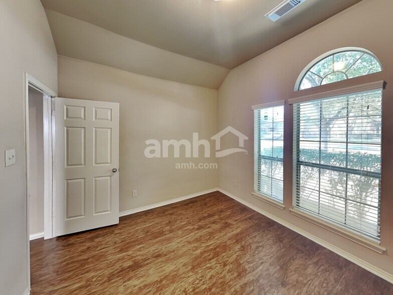 Building Photo - 13022 Golden Water Ct