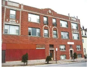 Building Photo - 2838 E 91st