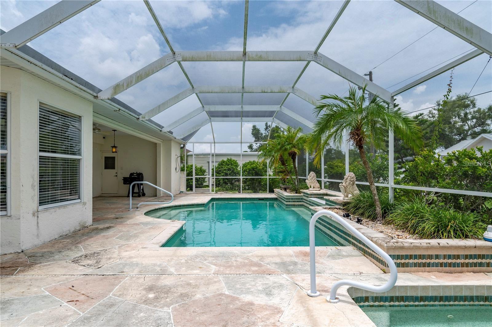 Building Photo - 23420 Peachland Blvd