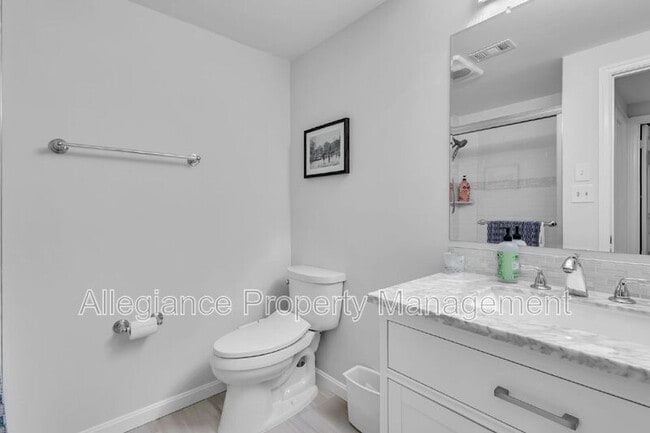 Building Photo - 6861 Williamsburg Pond Ct