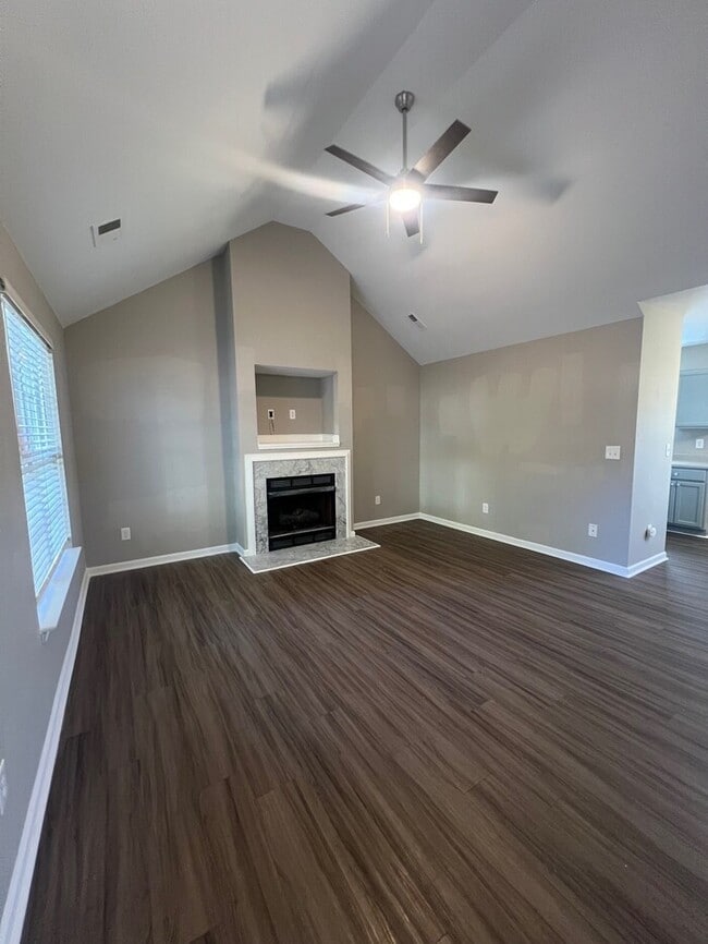 Building Photo - Beautifully Renovated 3-Bedroom Ranch Home
