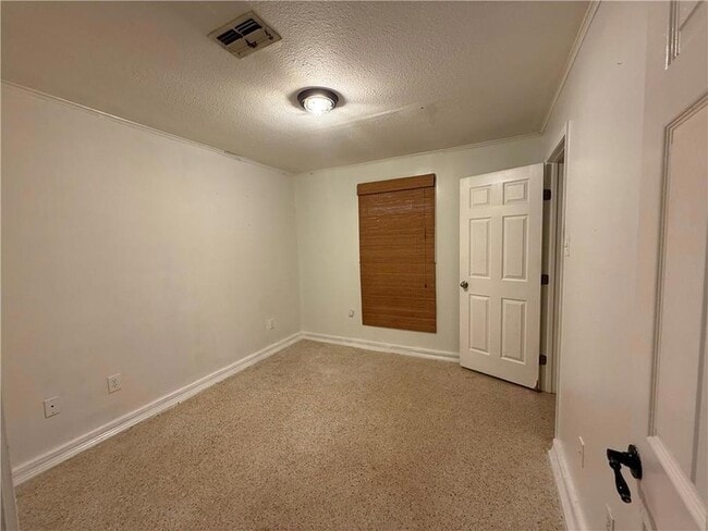 Building Photo - 324 Chinchilla Dr