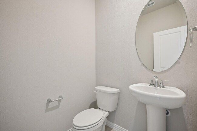 Building Photo - 1412 Bridgestone Dr