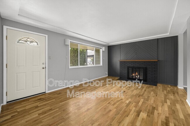 Building Photo - 1611 Wheeler St S