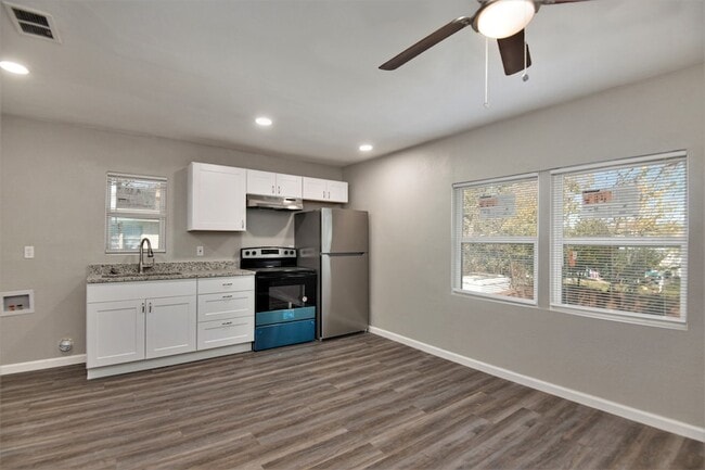 Building Photo - 408 Dawson Cir