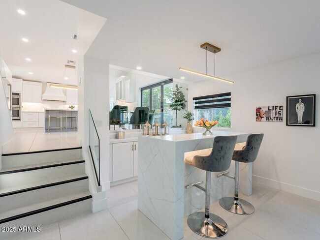 Building Photo - 4748 E Redfield Rd