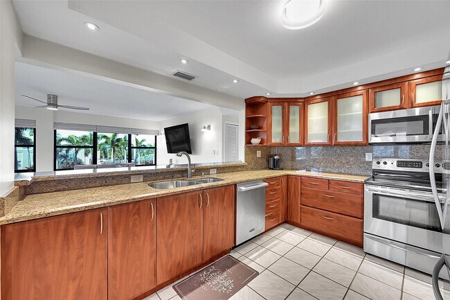 Building Photo - 3800 Galt Ocean Dr