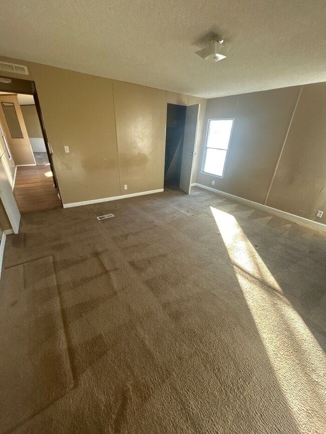 Building Photo - Newly Remobile Home For sale