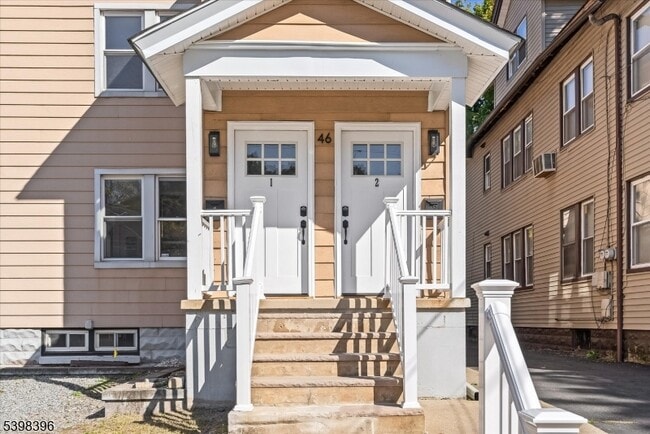 Building Photo - 46 James St