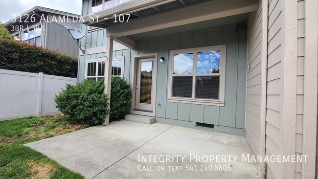 Building Photo - 3126 Alameda St