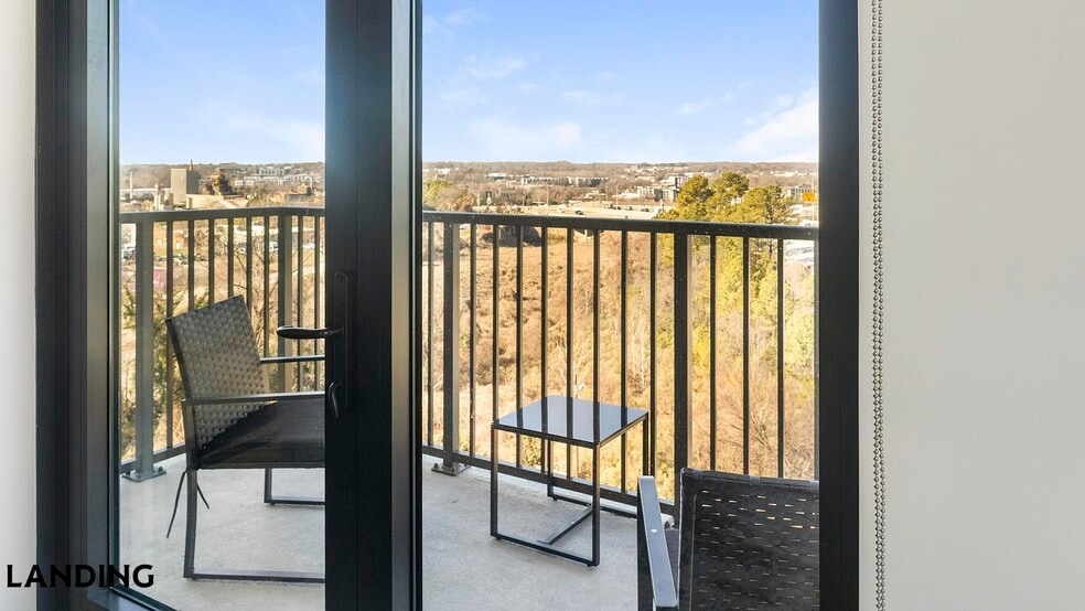 Building Photo - 1007 S Mint St