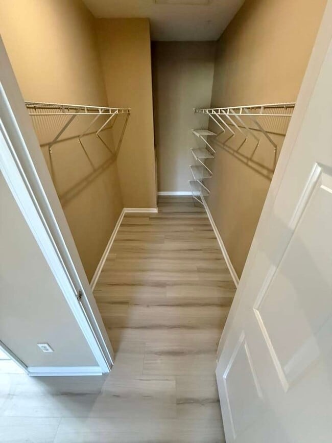 Building Photo - 14226 Fredricksburg Dr