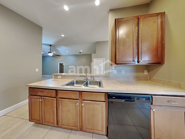 Building Photo - 403 Lisa Ann Ct