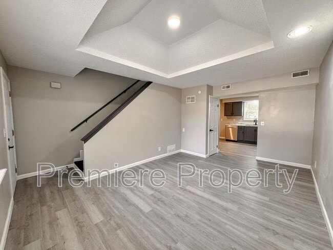 Building Photo - 708 N Pine St