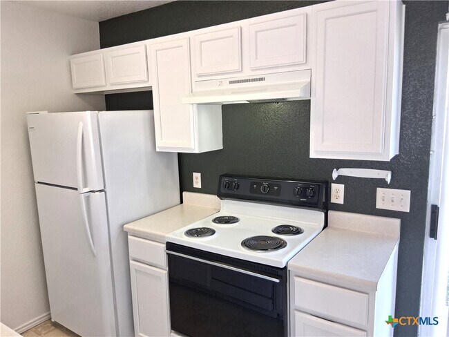 Building Photo - 5803 Redstone Dr