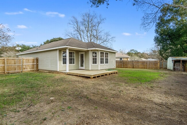 Building Photo - 618 Westchase Ct S