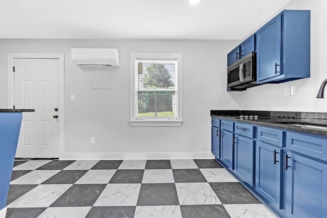 Building Photo - 2245 Monroe Ave