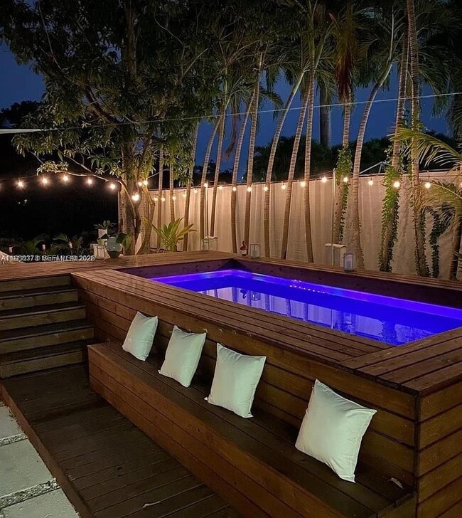 Building Photo - 256 NE 85th St