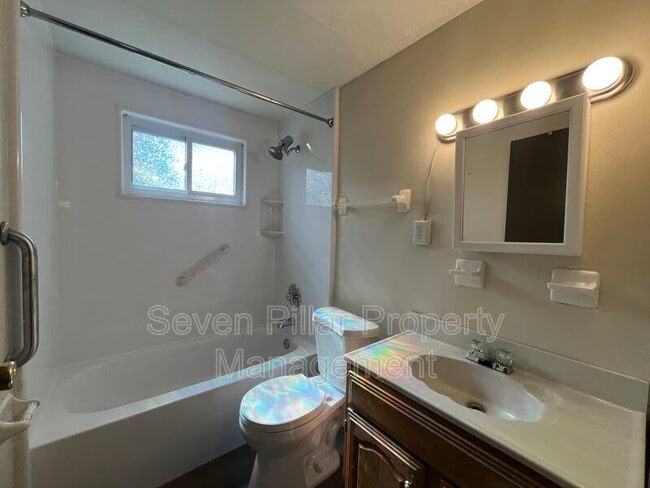 Building Photo - 1413 Caldwell Pl