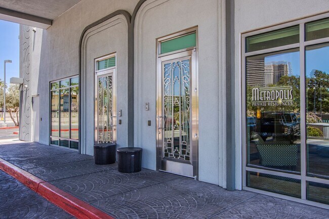 Building Photo - Absolutely stunning high rise loft at Metr...