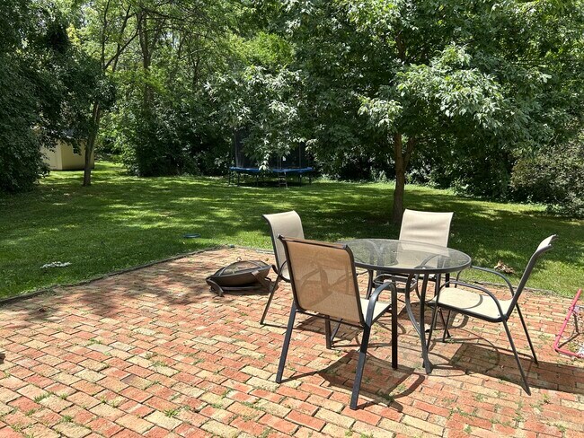 Building Photo - 1121 Birkdale Ct