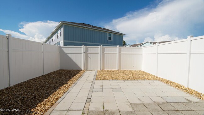 Building Photo - 7471 Shadow Lake Dr
