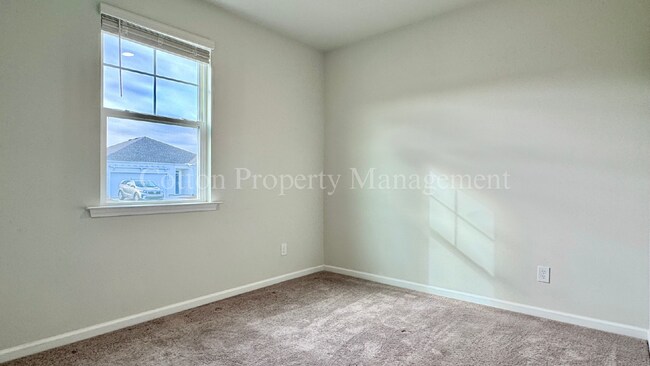 Building Photo - 2516 Centerway Ln