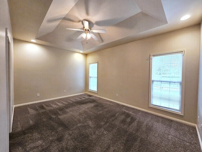 Building Photo - 1370 Trillium Ln