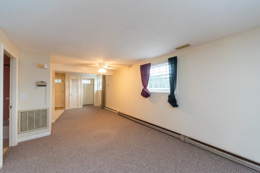 Building Photo - 46 Grove St