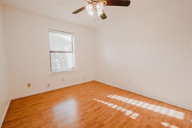 Building Photo - 1321 Mercedes St