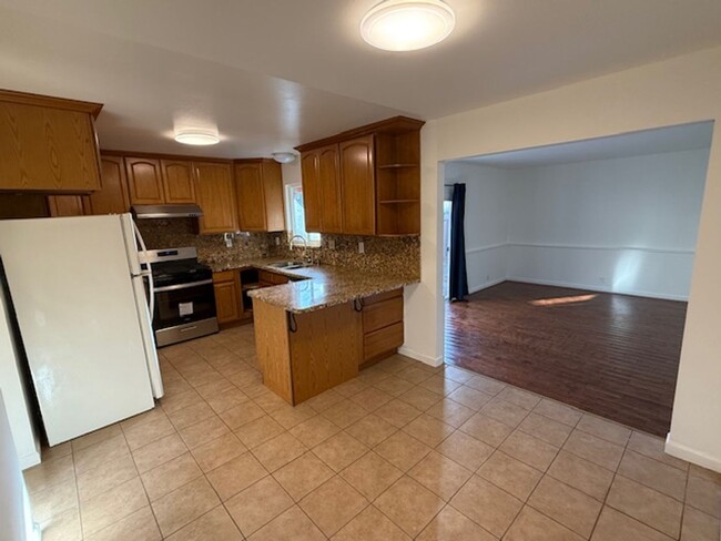 Building Photo - 3-Bedroom, 3-Bathroom Richmond Home Availa...