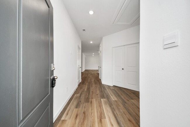 Building Photo - 9035 Rose Water Trl