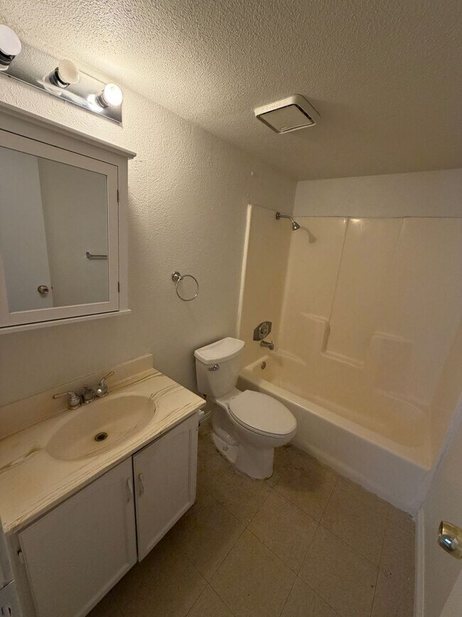 Building Photo - 3213 Figler Ct