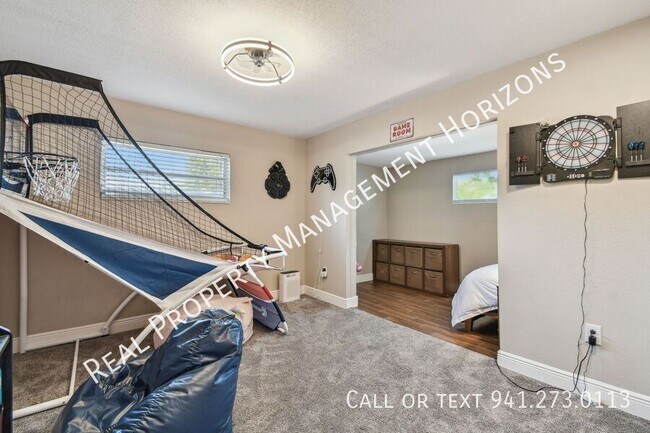 Building Photo - 202 Sunway Ave
