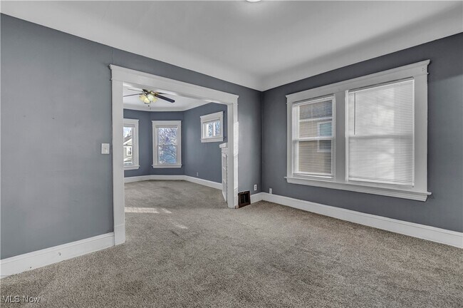 Building Photo - 1290 Hall Ave