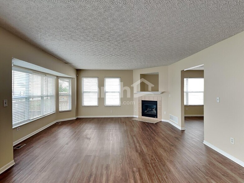 Building Photo - 1124 Waterview Ct