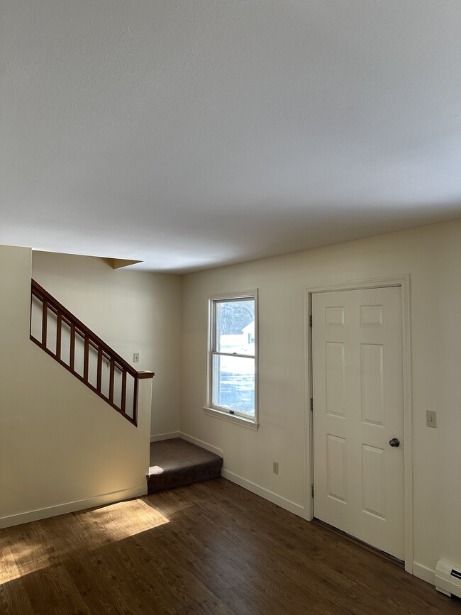 Building Photo - 12 River City Dr