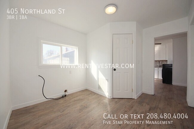 Building Photo - 405 Northland St