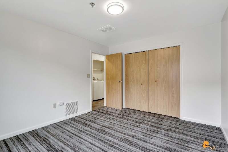 Building Photo - 800 M St