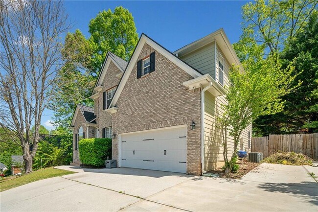 Building Photo - 3338 Hackmatack Dr NW