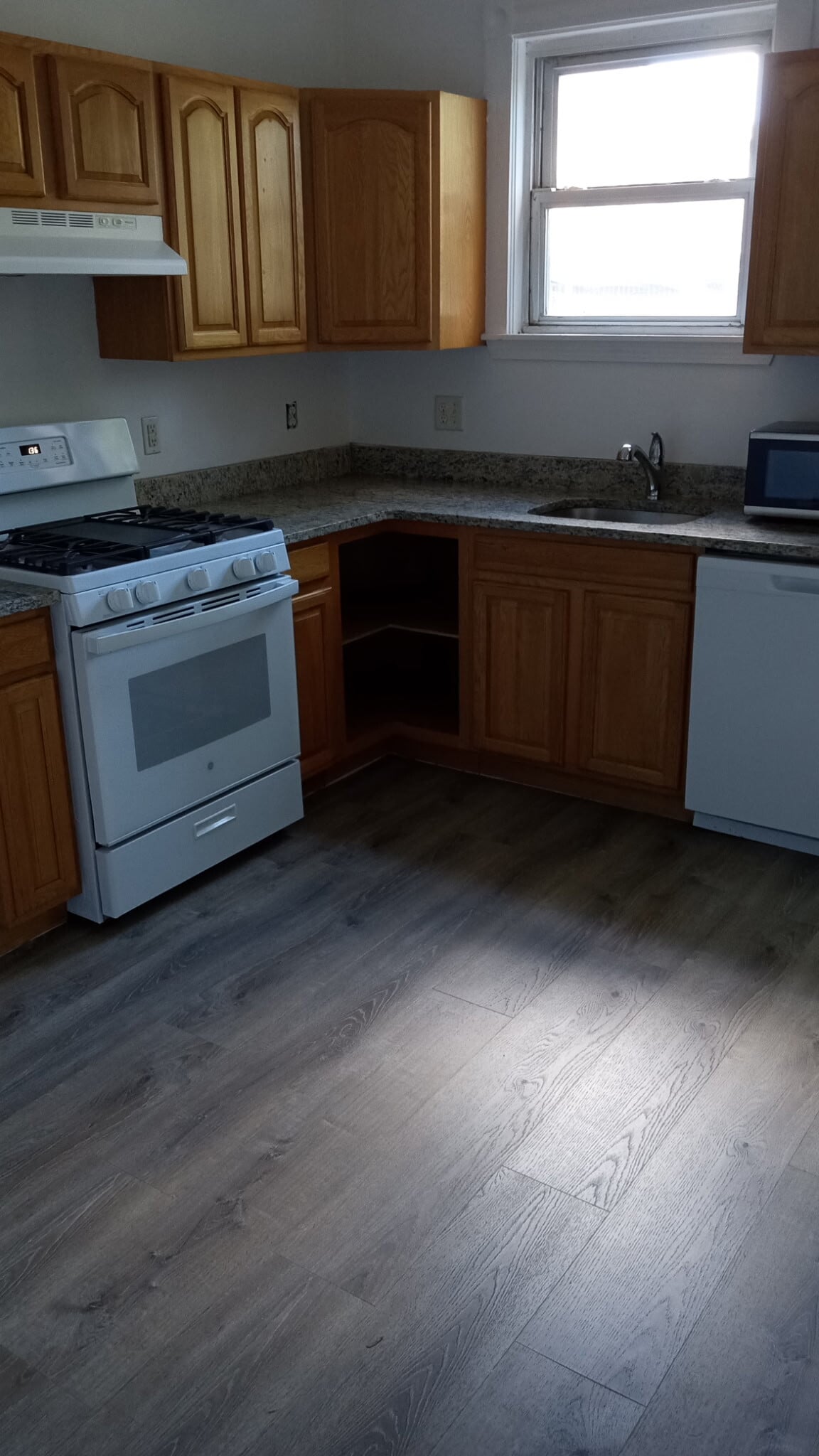 Building Photo - 4 Eleanor St