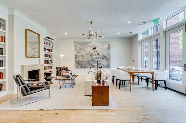 Building Photo - Stunning Capitol Hill One-Bedroom!