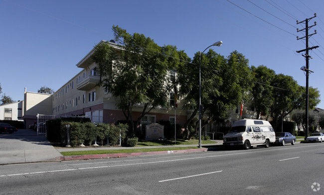 Tarzana Courtyard - 5930 Reseda Blvd Tarzana CA 91356 | Apartment Finder