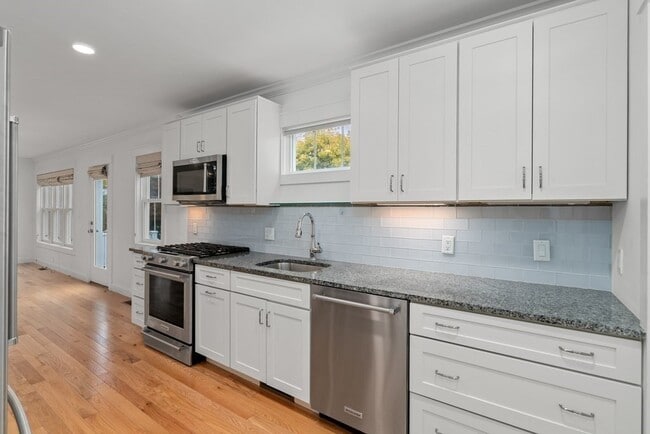 Building Photo - 17 Vernon St